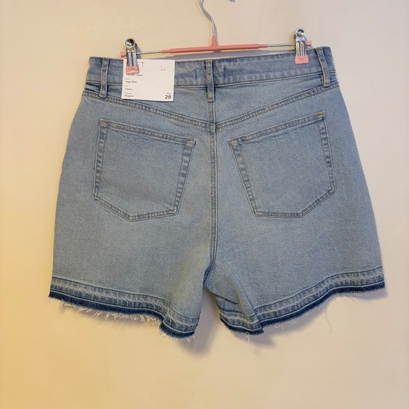 LOFT High Rise Curvy Fit Regular Inseam 90s Shorts Light Wash Denim 28 / 6 NWT - Picture 2 of 4